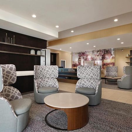 Отель Courtyard Charlotte Airport North Экстерьер фото