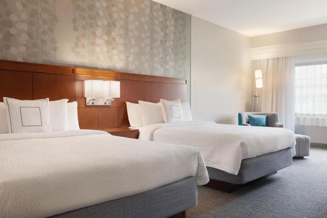 Отель Courtyard Charlotte Airport North Экстерьер фото