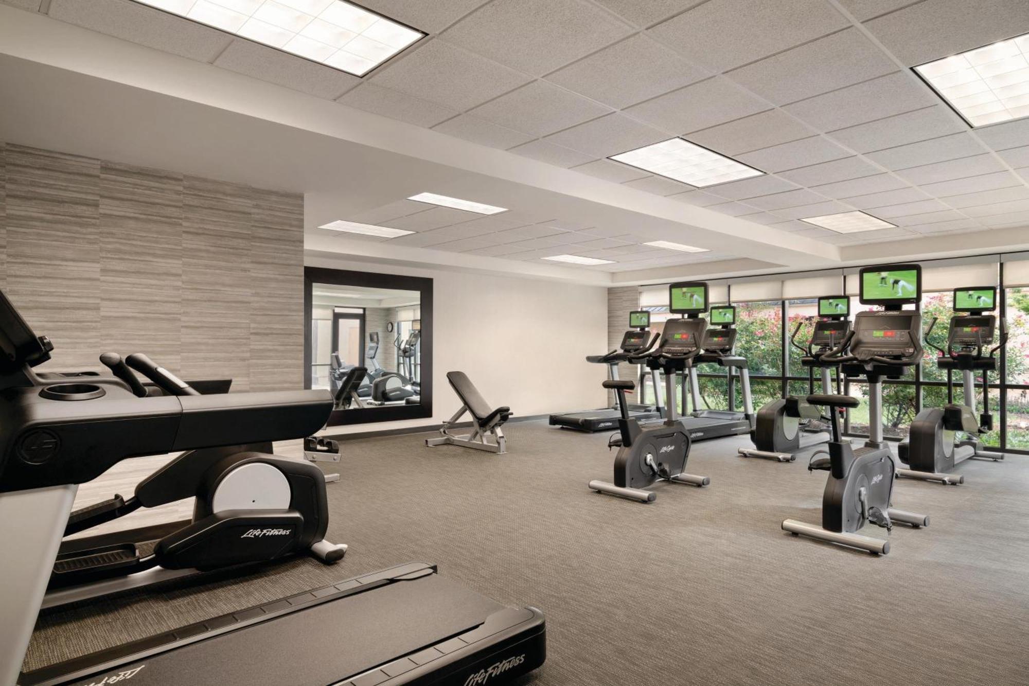 Отель Courtyard Charlotte Airport North Экстерьер фото