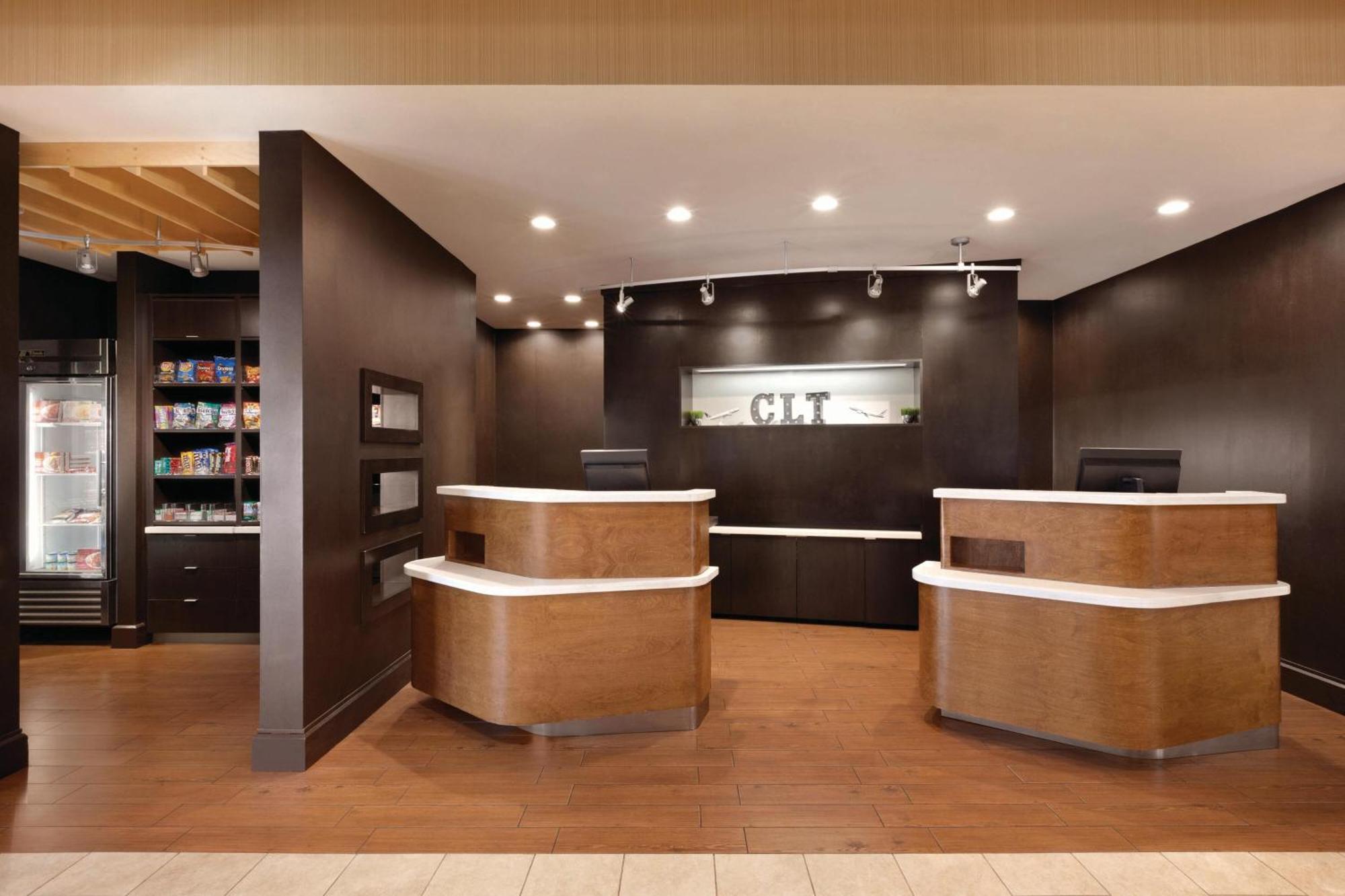 Отель Courtyard Charlotte Airport North Экстерьер фото