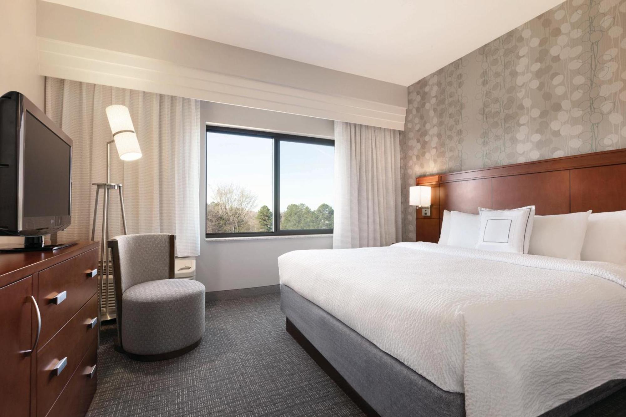 Отель Courtyard Charlotte Airport North Экстерьер фото
