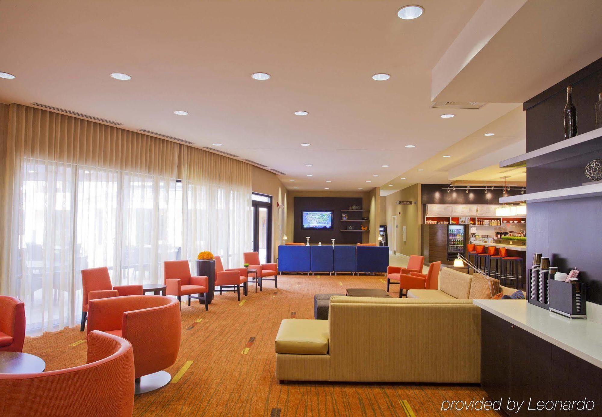 Отель Courtyard Charlotte Airport North Экстерьер фото