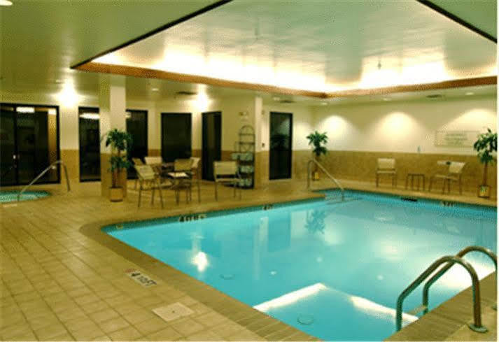 Отель Courtyard Charlotte Airport North Экстерьер фото