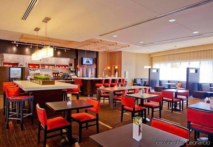 Отель Courtyard Charlotte Airport North Экстерьер фото
