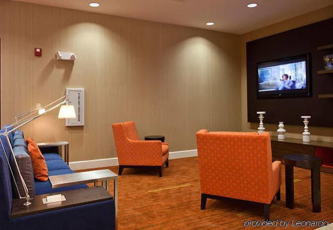 Отель Courtyard Charlotte Airport North Экстерьер фото