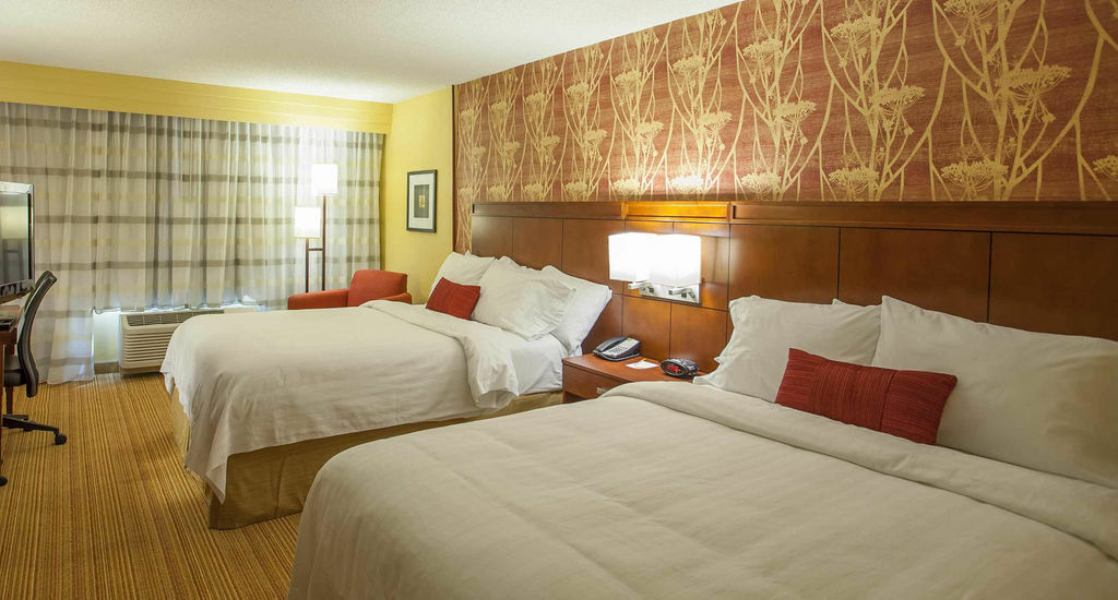 Отель Courtyard Charlotte Airport North Экстерьер фото
