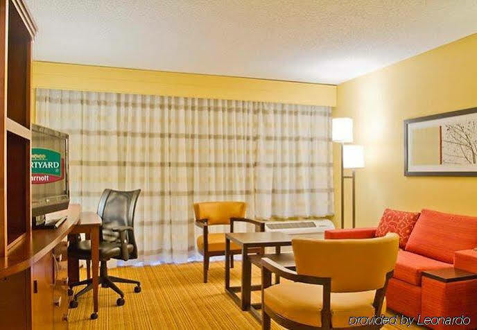 Отель Courtyard Charlotte Airport North Экстерьер фото